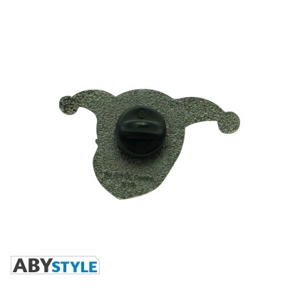 Pino metálico cinza com fecho preto e logo ABYSTYLE