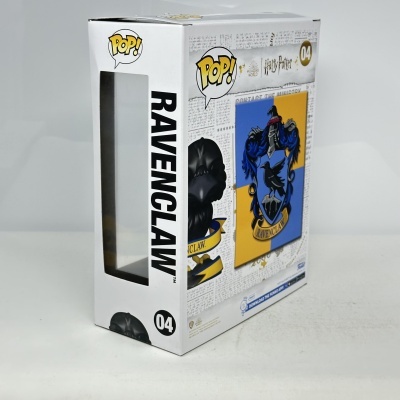 Caixa POP! Ravenclaw Harry Potter com boneco e brasão azul e amarelo