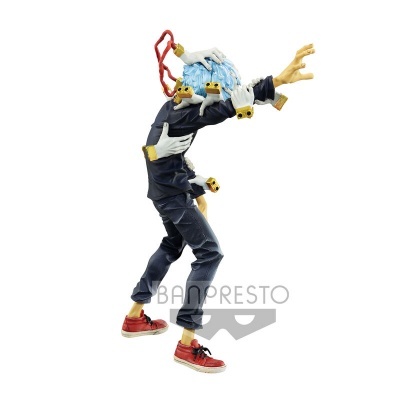 Figura de ação Banpresto com cabelo azul claro e roupa azul escura