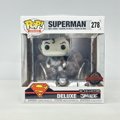 Figura de vinil Superman cinza coleção POP! Heroes em embalagem branca