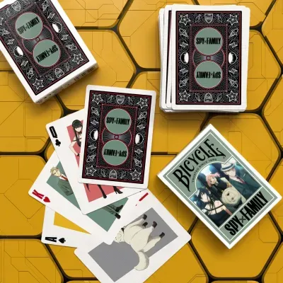 Baralho SPY×FAMILY com cartas e caixa decoradas