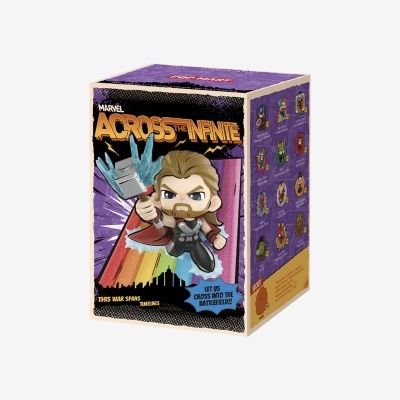 Embalagem de brinquedo Marvel Across The Infinite com figura estilizada de super-herói e fundo colorido