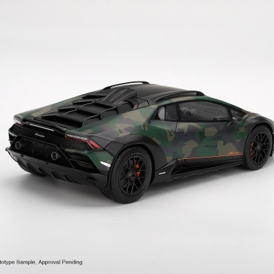 Miniatura de carro Lamborghini Huracán EVO camuflado verde escuro em fundo branco