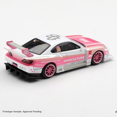 Miniatura de carro desportivo branca e rosa com jantes rosas e desenhos e texto AMOCULTURE