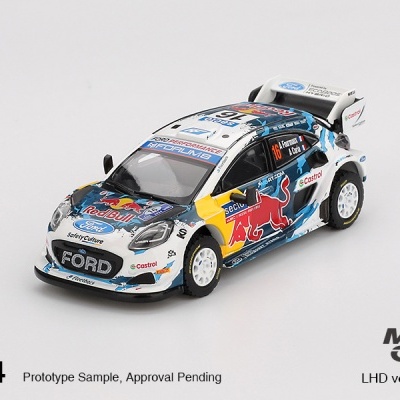 Miniatura de carro de corrida Ford com decoração Red Bull e marcas patrocinadoras