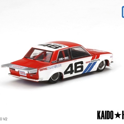 Miniatura carro corrida vermelho branco azul número 46 logótipos BRE DATSUN