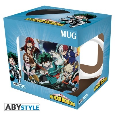 Caixa azul com caneca branca decorada com personagens do anime My Hero Academia