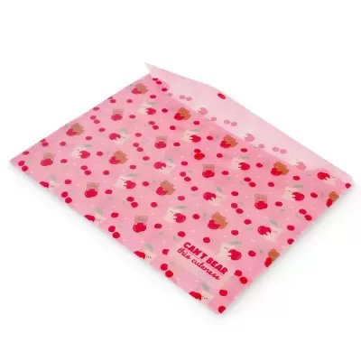 Envelope rosa transparente com ursos e cerejas e texto CANT BEAR this cuteness