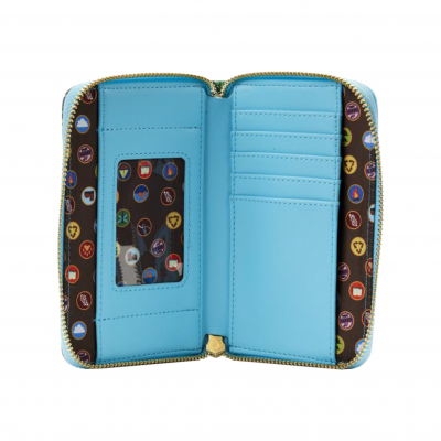 Carteira azul claro com interior forrado a padrão colorido e fecho dourado