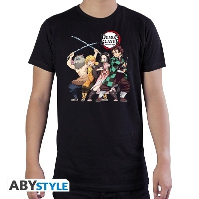 T-shirt preta com estampa anime Demon Slayer com três personagens e texto