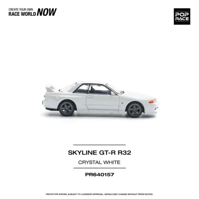 Modelo de carro Skyline GT-R R32 branco cristal em fundo branco com texto
