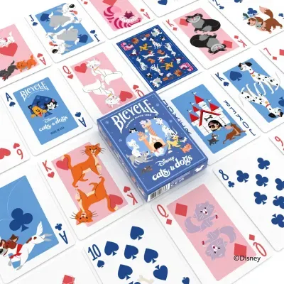 Baralho de cartas com ilustrações Disney de gatos e cães