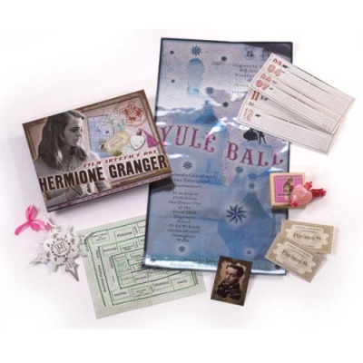 Conjunto de merchandise Hermione Granger, cartaz Yule Ball e cartas