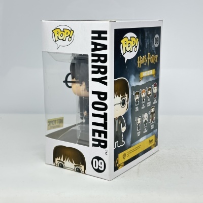 Caixa Funko Pop Harry Potter com figura colecionável visível