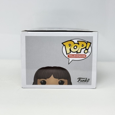 Caixa Funko Pop branca com imagem da cabeça de uma figura e texto POP! TELEVISION