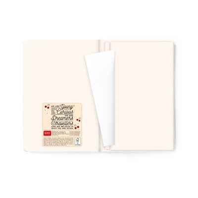 Livro aberto com marcador branco e etiqueta interna com texto motivacional e marca Legami Milano