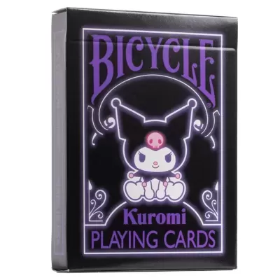 Baralho de cartas Bicycle Kuromi preto com personagem branca e preta e texto roxo