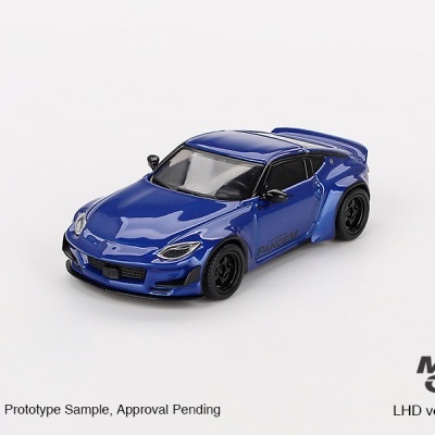 Miniatura de carro desportivo azul metálico com inscrições