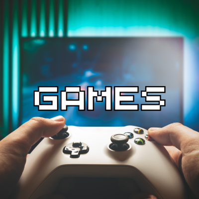 Comando de consola de videojogos branco com texto GAMES no ecrã ao fundo