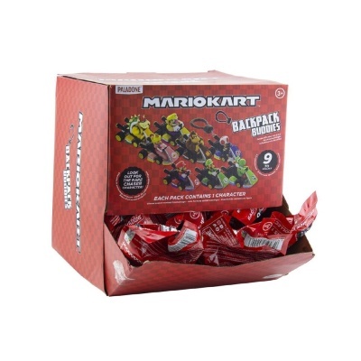 Caixa vermelha de colecionáveis Mario Kart Backpack Buddies com várias embalagens de personagens