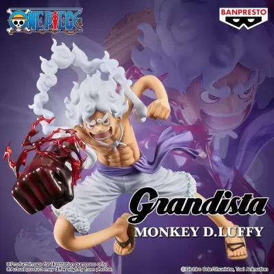 Figura de ação Grandista Monkey D. Luffy de One Piece com punho aumentado e laço roxo.