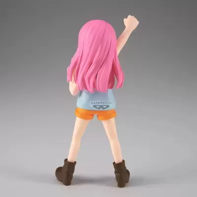 Figura de ação com cabelo cor-de-rosa e roupa casual colorida