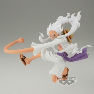 Figura de personagem em pose de salto com cabelo branco, roupa branca e cinto roxo