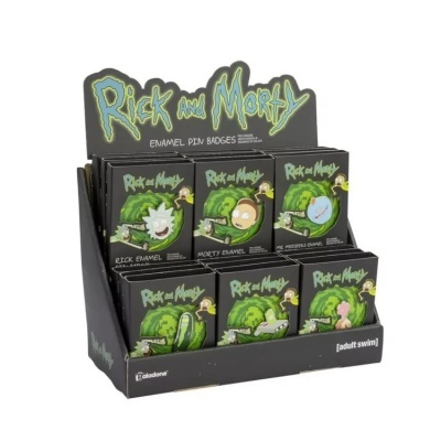Expositor preto com pins esmaltados de Rick and Morty em caixas ilustradas
