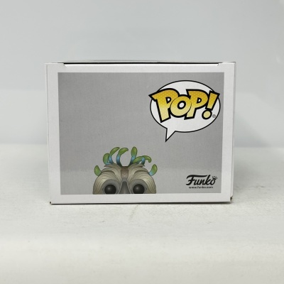Caixa Funko Pop de cor branca e cinzenta com texto POP! e figura com olhos grandes e tentáculos verdes