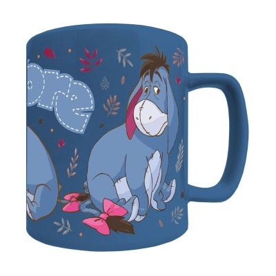 Caneca azul com ilustração do personagem Ió do Ursinho Pooh
