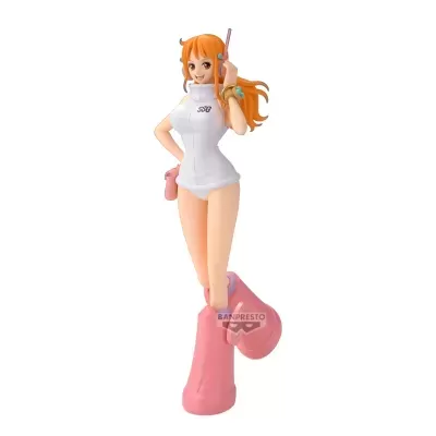 Figura colecionável de personagem animada com roupa branca e botas cor-de-rosa
