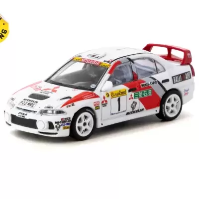 Miniatura de carrinha de corridas branca com detalhes vermelhos e marcas diversas