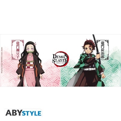 Personagens do anime Demon Slayer em trajes tradicionais com logo Demon Slayer