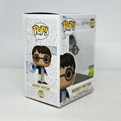 Caixa Funko Pop! Harry Potter vinil número 173 branca com texto e figura do Harry Potter