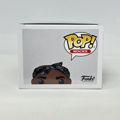 Caixa Funko Pop! Rocks com personagem de pele castanha e bandana preta