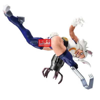 Figura colecionável de personagem feminina com braço robótico e texto BANPRESTO