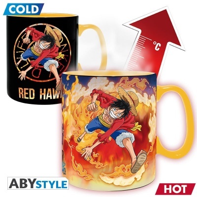 Caneca com personagem de anime mudando de imagem com a temperatura