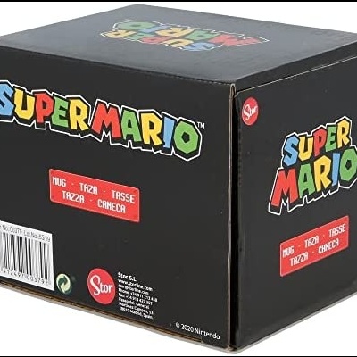 Caixa preta com logotipo colorido Super Mario e texto indicando caneca