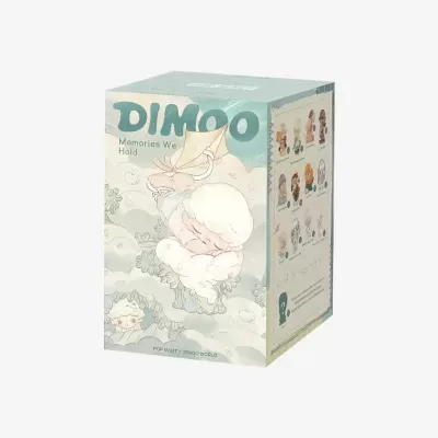 Embalagem DIMOO Memories We Hold com ilustração de personagem e figuras na lateral.