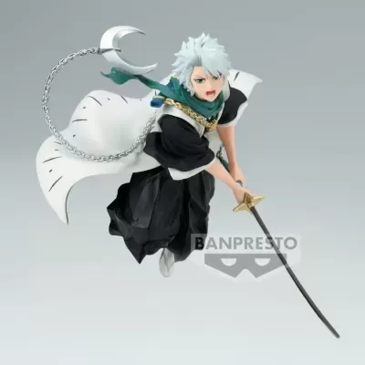 Figura colecionável BANPRESTO com personagem de cabelo branco e capa branca