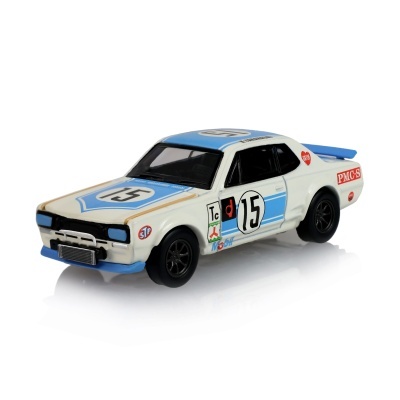 Modelo de carro de corrida branco e azul com número 15 e logótipos