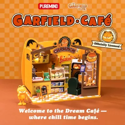 Miniatura de café temático Garfield com figura do Garfield e decoração amarela e laranja