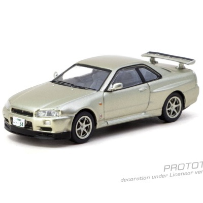 Miniatura de carro desportivo prateado com spoiler e matrícula japonesa