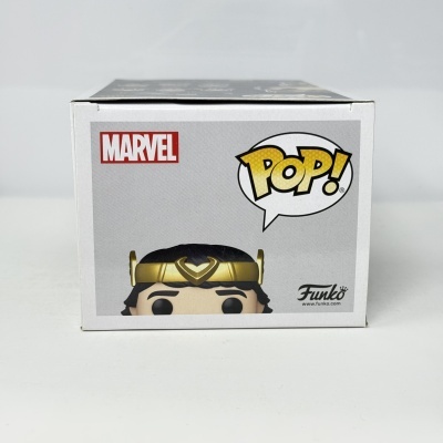 Caixa Funko Pop Marvel com parte da cabeça da personagem e logos visíveis