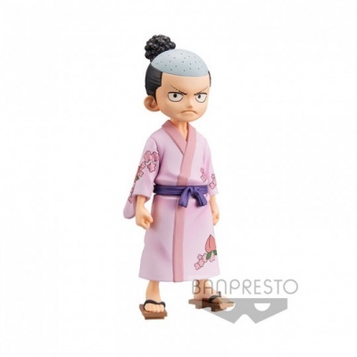 Figura de ação com roupa tradicional rosa clara e cinto roxo