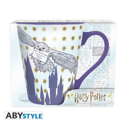 Caneca Harry Potter branca com coruja, castelo e detalhes dourados e roxos