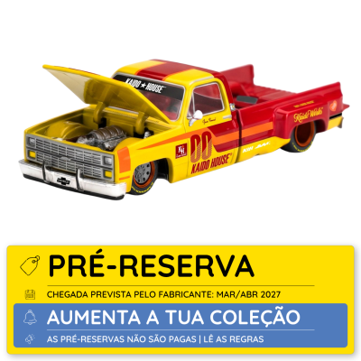 Miniatura de carrinha Chevrolet amarela e vermelha com capot aberto e texto KAIDO HOUSE.