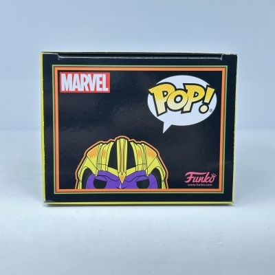 Caixa de produto Funko Pop! com design Marvel e figura com capacete dourado