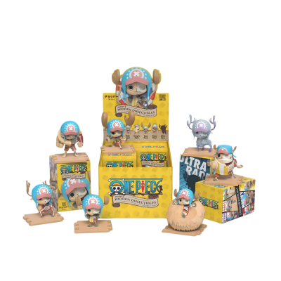 Figuras do personagem Chopper da série One Piece em várias poses com caixas amarelas e embalagens de exposição