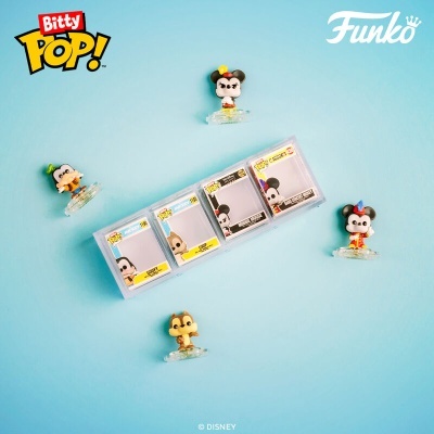Cinco figuras colecionáveis Disney Bitty Pop! da Funko em plástico colorido sobre fundo azul claro com caixas transparentes.